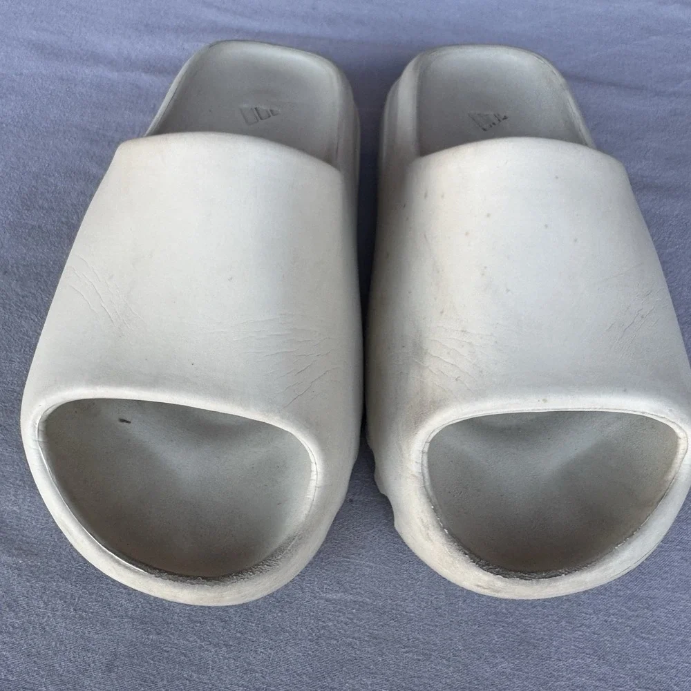 Size 6 - Adidas Yeezy Slide Bone Original Comfort Foam Sandals Slip-On‎